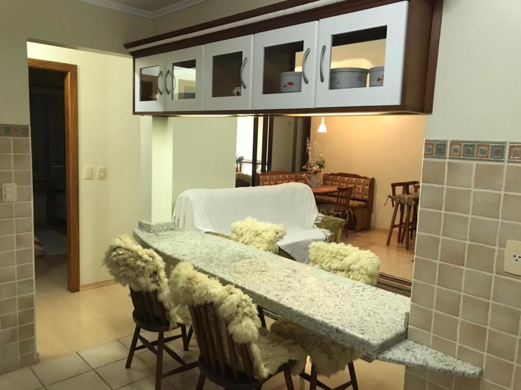 Charme Apartamento Centro de Gramado (600 metros da rua coberta)  Charme Apartamento Centro de Gramado (600 metros da rua coberta)