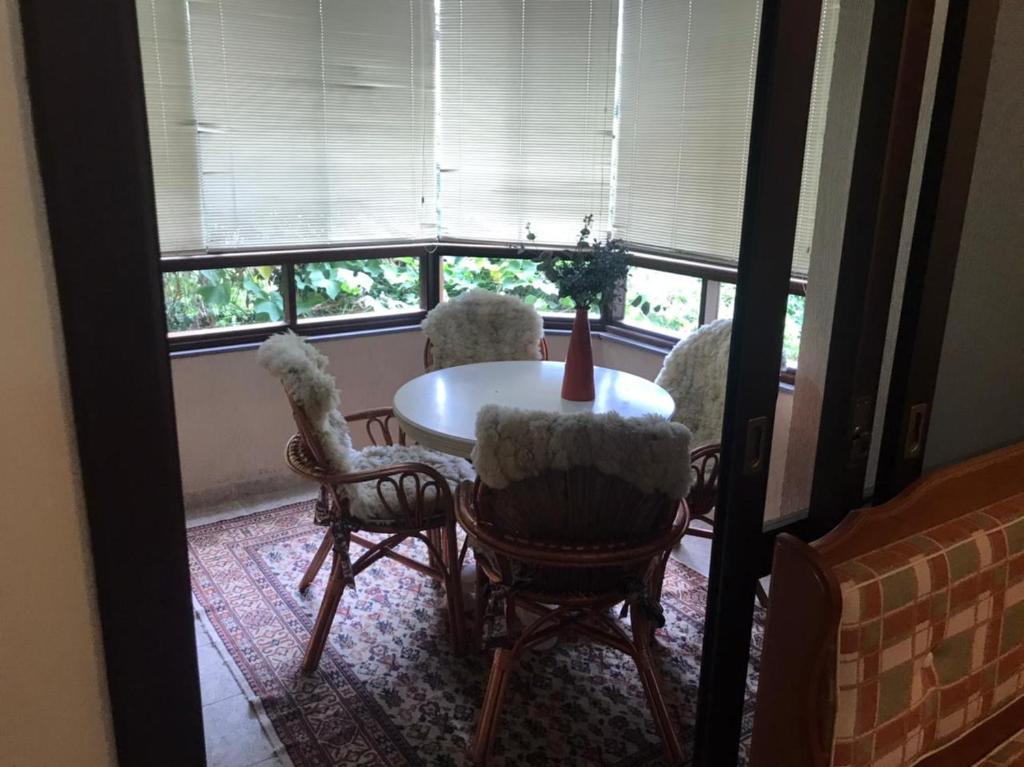 Charme Apartamento Centro de Gramado (600 metros da rua coberta)  Charme Apartamento Centro de Gramado (600 metros da rua coberta)