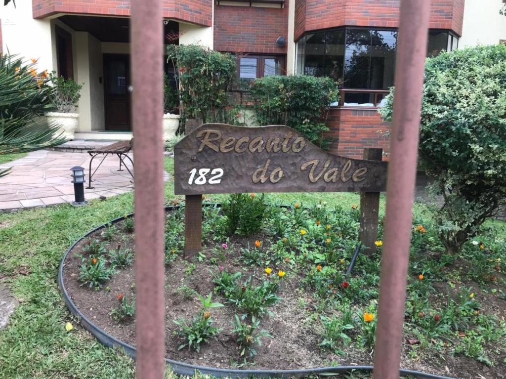 Charme Apartamento Centro de Gramado (600 metros da rua coberta)  Charme Apartamento Centro de Gramado (600 metros da rua coberta)