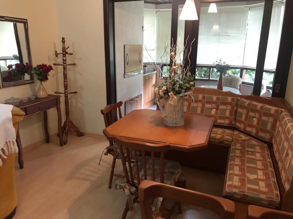 Charme Apartamento Centro de Gramado (600 metros da rua coberta)  Charme Apartamento Centro de Gramado (600 metros da rua coberta)