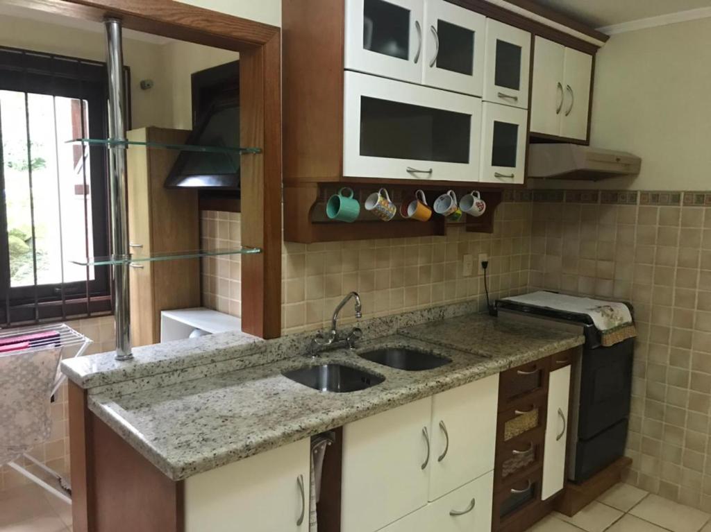 Charme Apartamento Centro de Gramado (600 metros da rua coberta)  Charme Apartamento Centro de Gramado (600 metros da rua coberta)