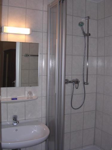 Koupelna v ubytování Hotel-Pension Rheingold am Kurfürstendamm