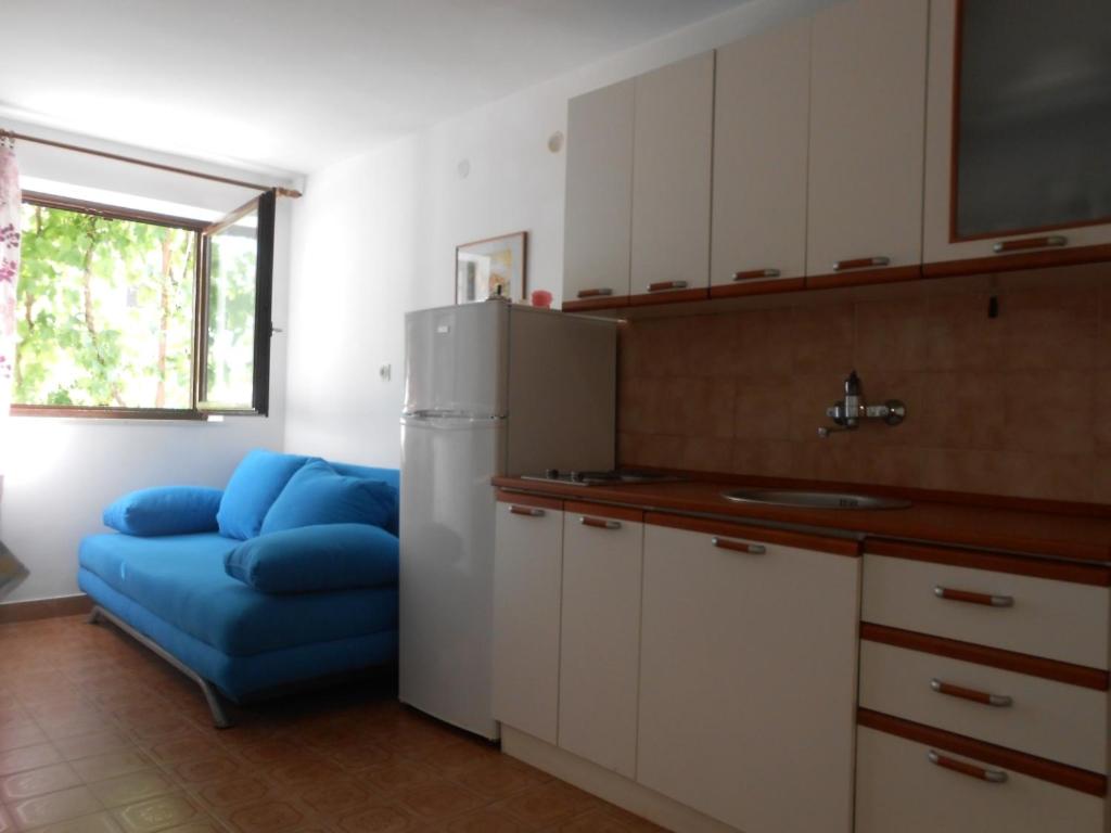 Kuchyňa alebo kuchynka v ubytovaní Kuca Vodice (3420)