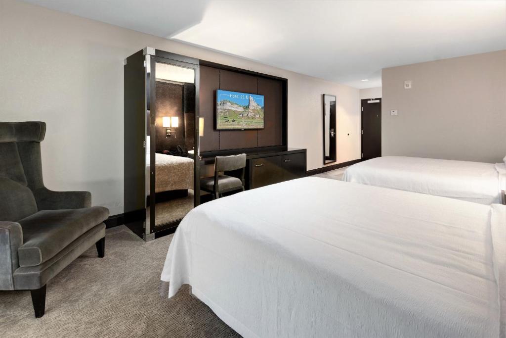 Hotel 21 photo