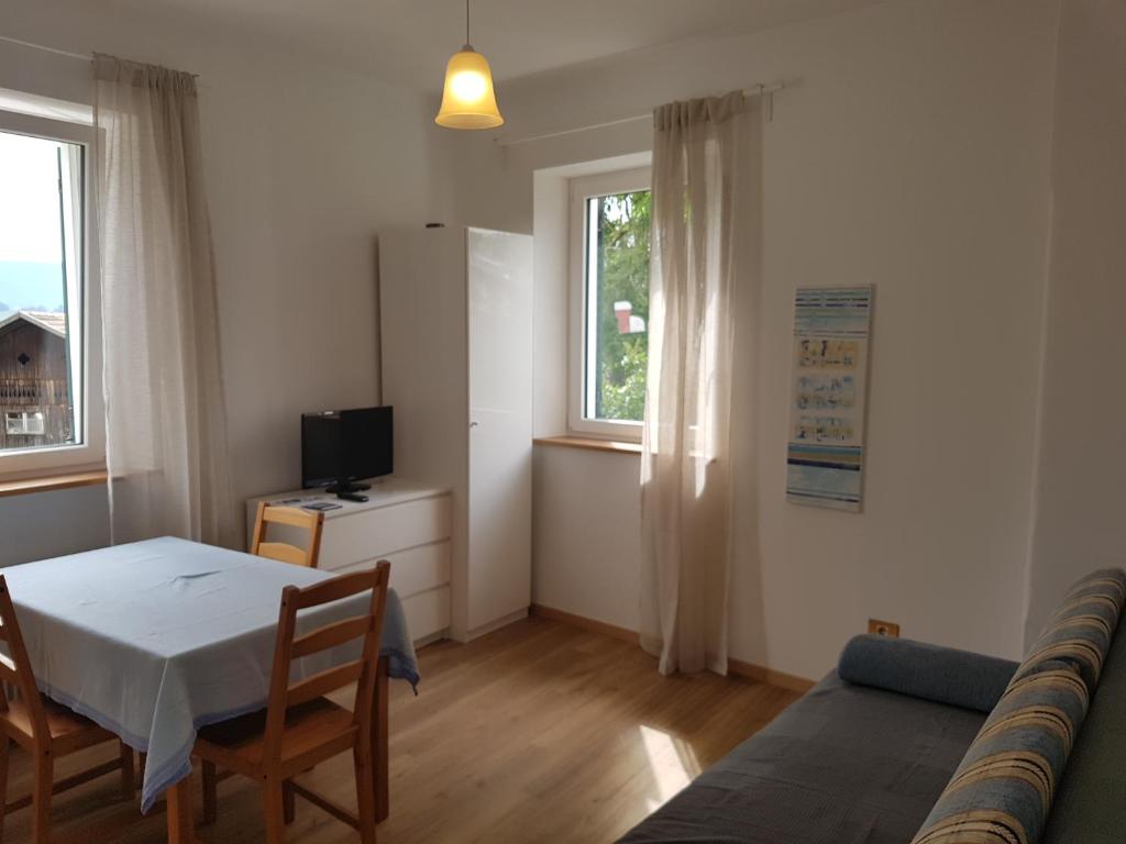 TV a/nebo společenská místnost v ubytování Apartments Garni Steffi