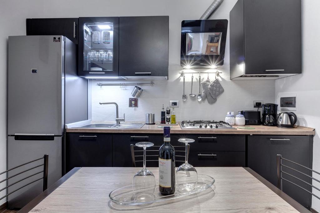 Geppi's Apartments - 16