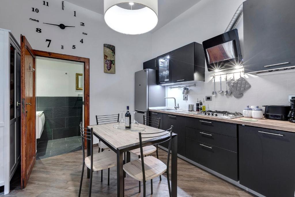 Geppi's Apartments - 7