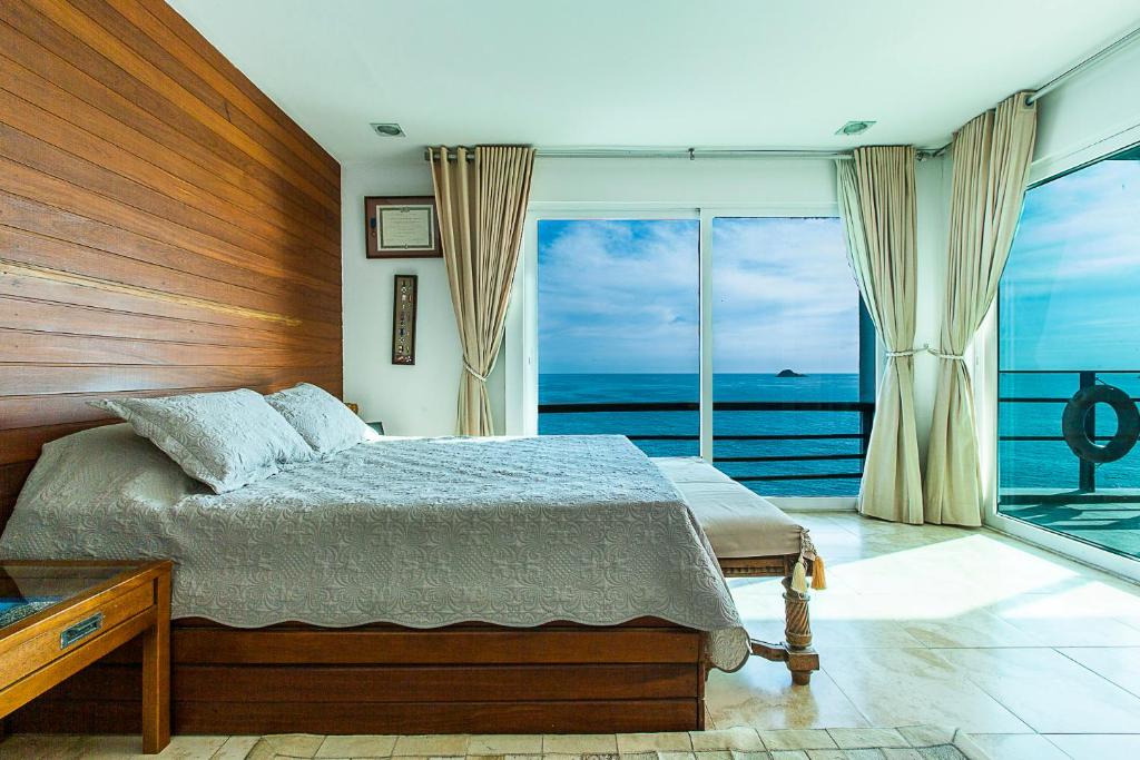  Charming Ocean Front Villa - São Conrado