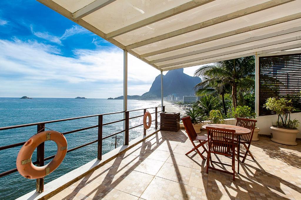  Charming Ocean Front Villa - São Conrado