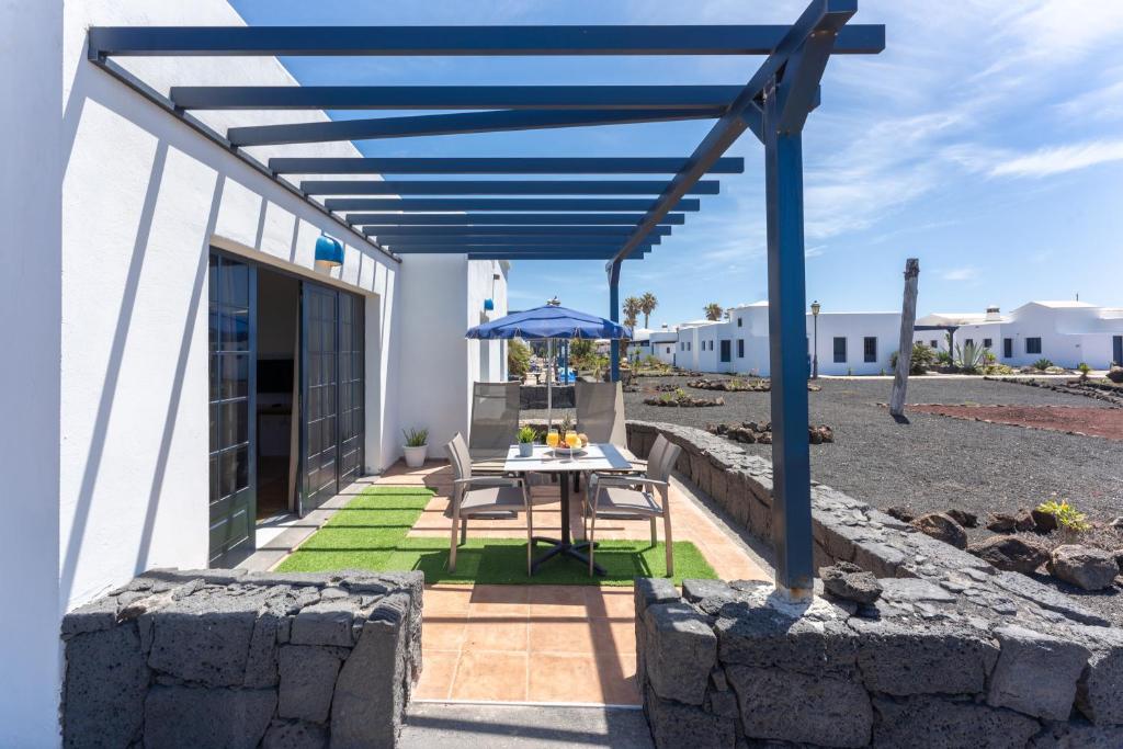 apartamentos baratos lanzarote