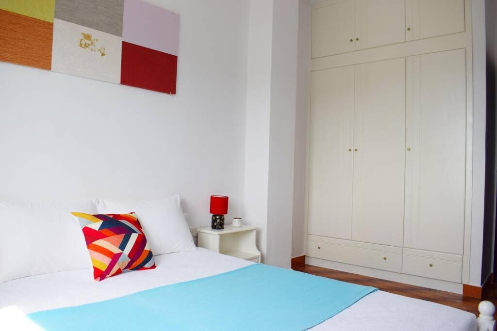 Posteľ alebo postele v izbe v ubytovaní Magnificent sea view,clean and bright apartments