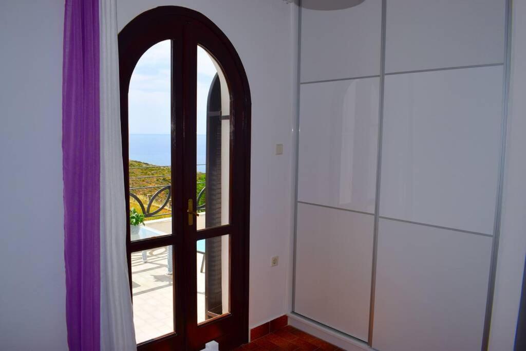 Fotografia z galérie ubytovania Magnificent sea view,clean and bright apartments v destinácii Kalathas
