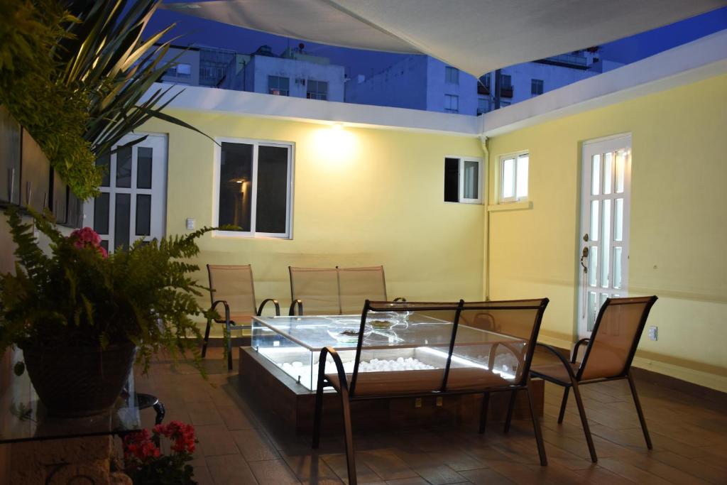 Habitación Jorge Negrete - Habitación independiente con baño privado y bella terraza común - Housity