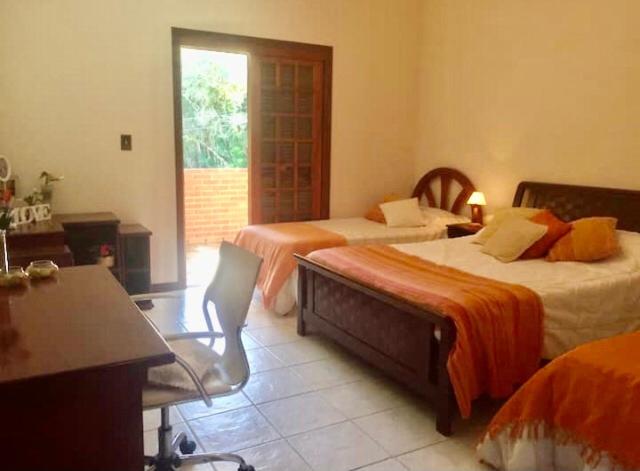  Entre Ibiuna e São Roque Casa de campo em condomínio