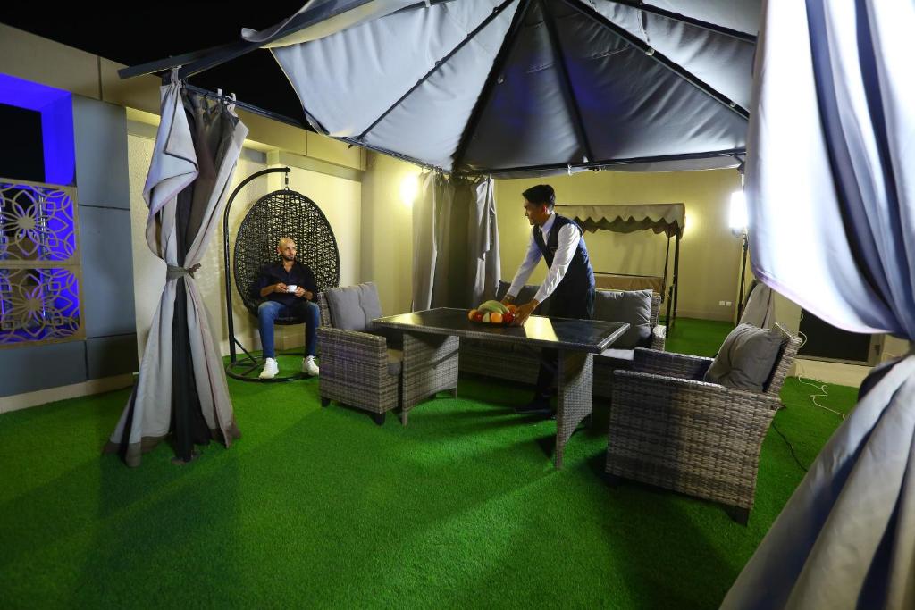 Posezení v ubytování Lotaz Hotel Apartments - Al Salamah