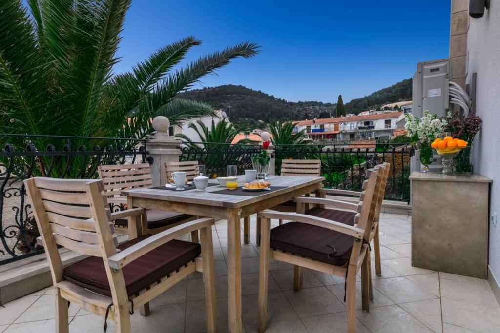 Nespecifikovaný výhled na hory nebo výhled na hory při pohledu z apartmánu