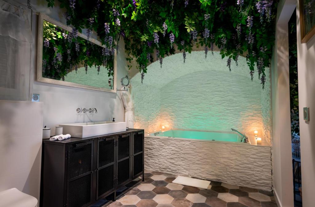 La Bastide du Rocher Boutique Hôtel & Spa - Double Room With Spa Bath