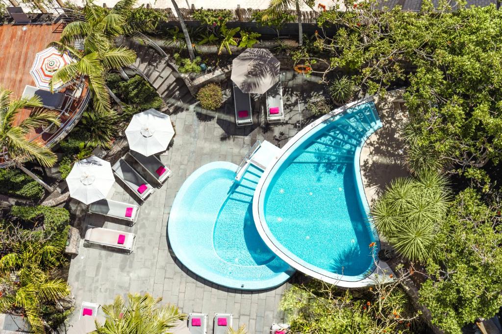 La pileta dentro o cerca de Bohemia Suites & Spa - Adults Only