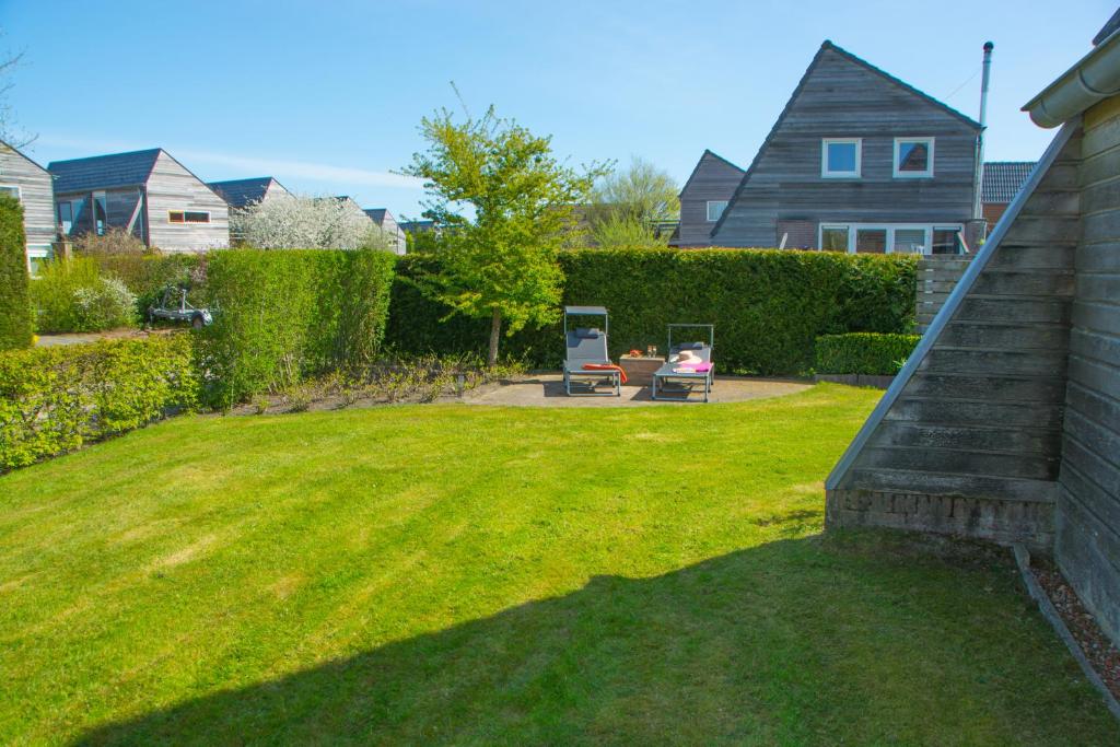 Zahrada ubytování Fries Vakantiehuis, grote tuin, nabij het Pikmeer