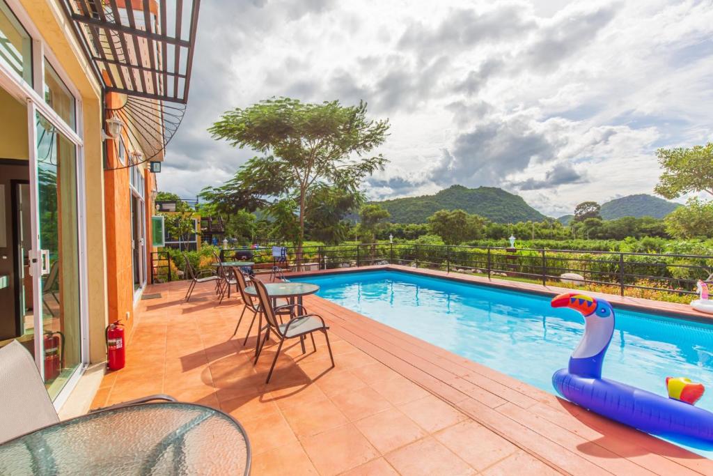 Bazén v ubytování The X10 private pool villa khaoyai SHA Certified เขาใหญ่ nebo v jeho okolí