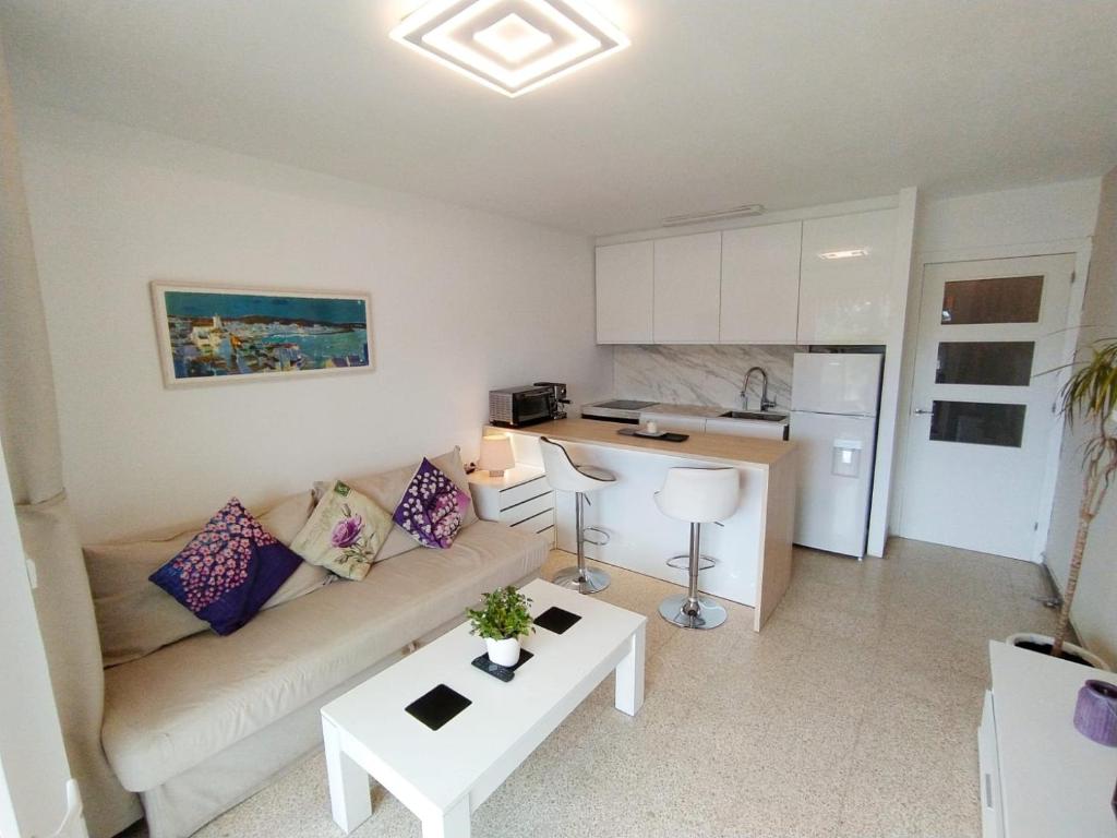 Apartment Remo Just entirely Remodeled, Lloret de Mar ...
