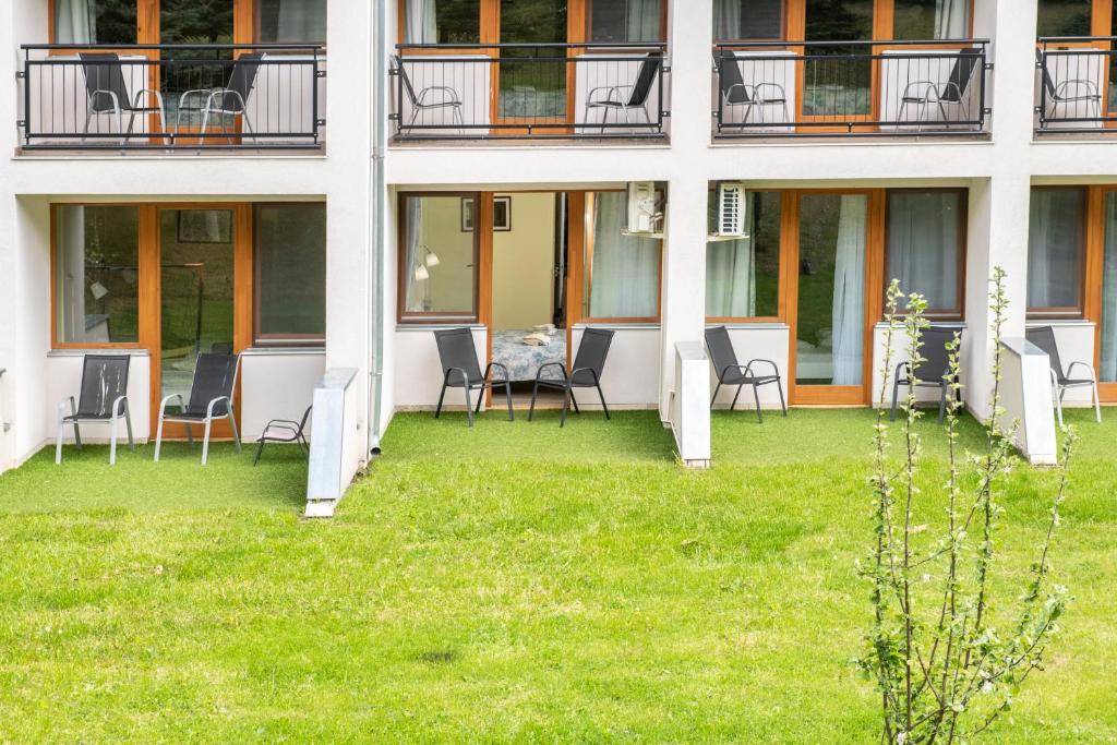 Tündérkert Hotel Noszvajにある庭
