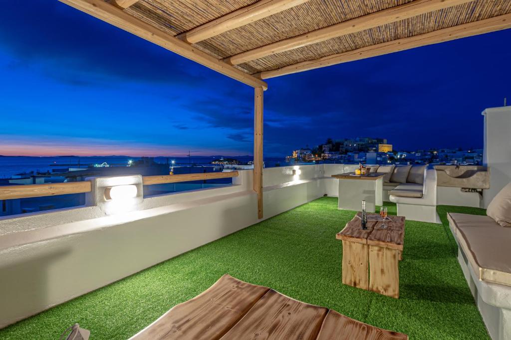 Rõdu või terrass majutusasutuses Naxian Horizon
