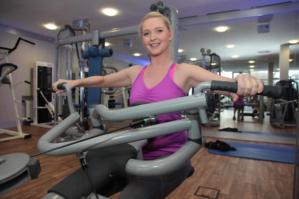 Fitness centrum a/nebo fitness zařízení v ubytování Wyndham Stralsund HanseDom