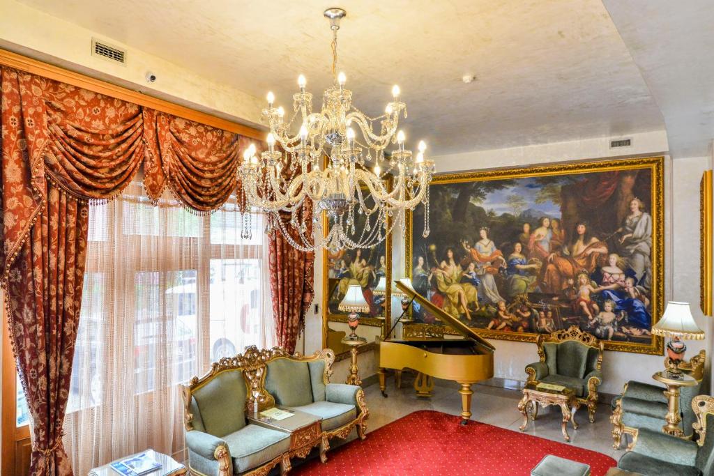 Χώρος καθιστικού στο Premier Prezident Garni Hotel and Spa