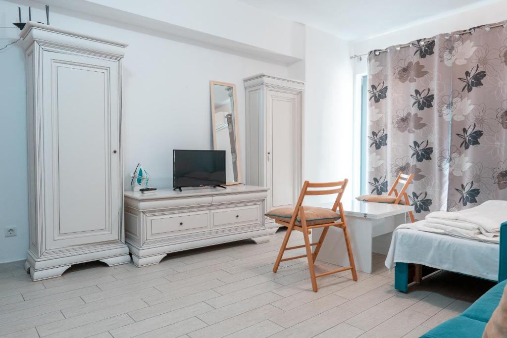 Bright Apartments Mamaia Nord - Studio With Sofa Bed