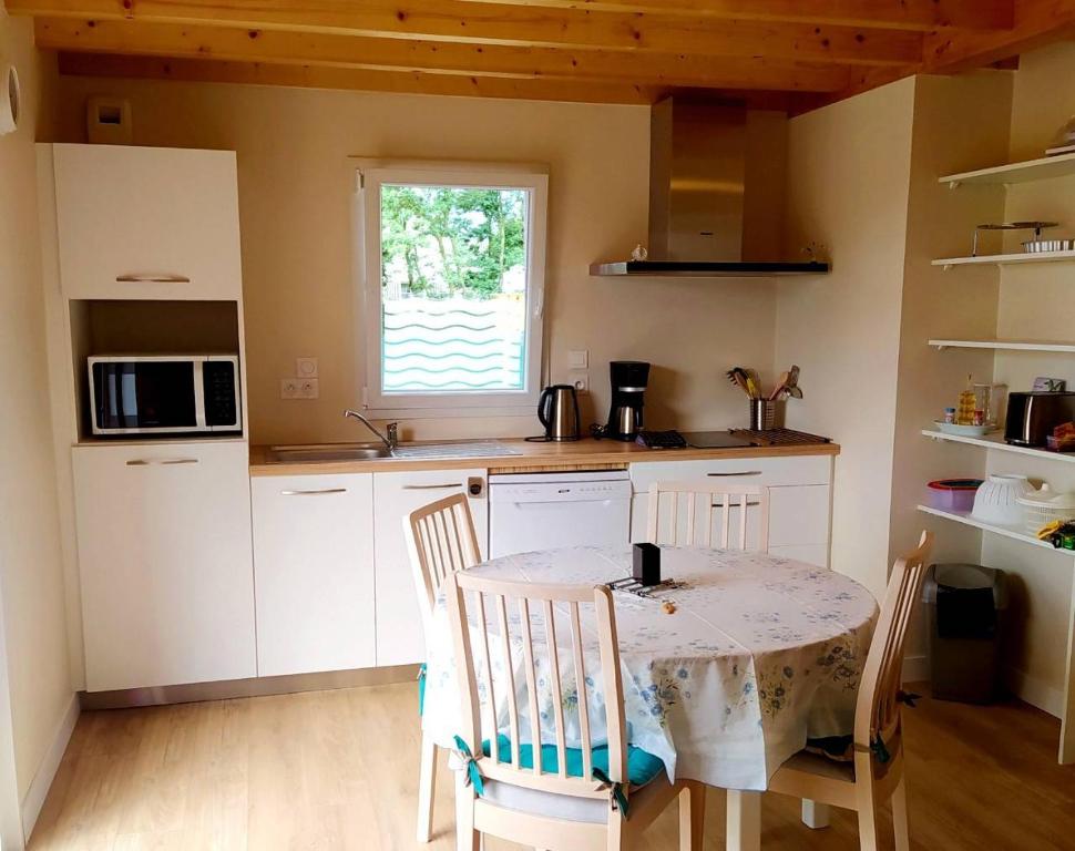 Kuchyň nebo kuchyňský kout v ubytování Les Maisons de Kerdavid'île - votre résidence de vacances à Belle ile en mer