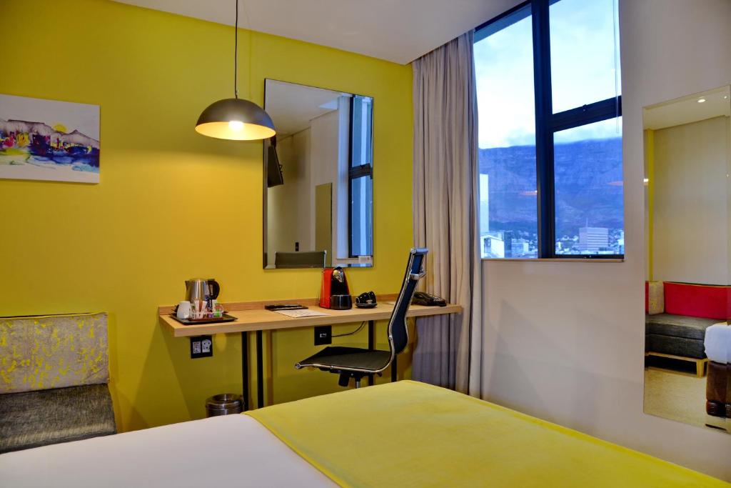 Cresta Grande Cape Town - Family Room With Bathroom