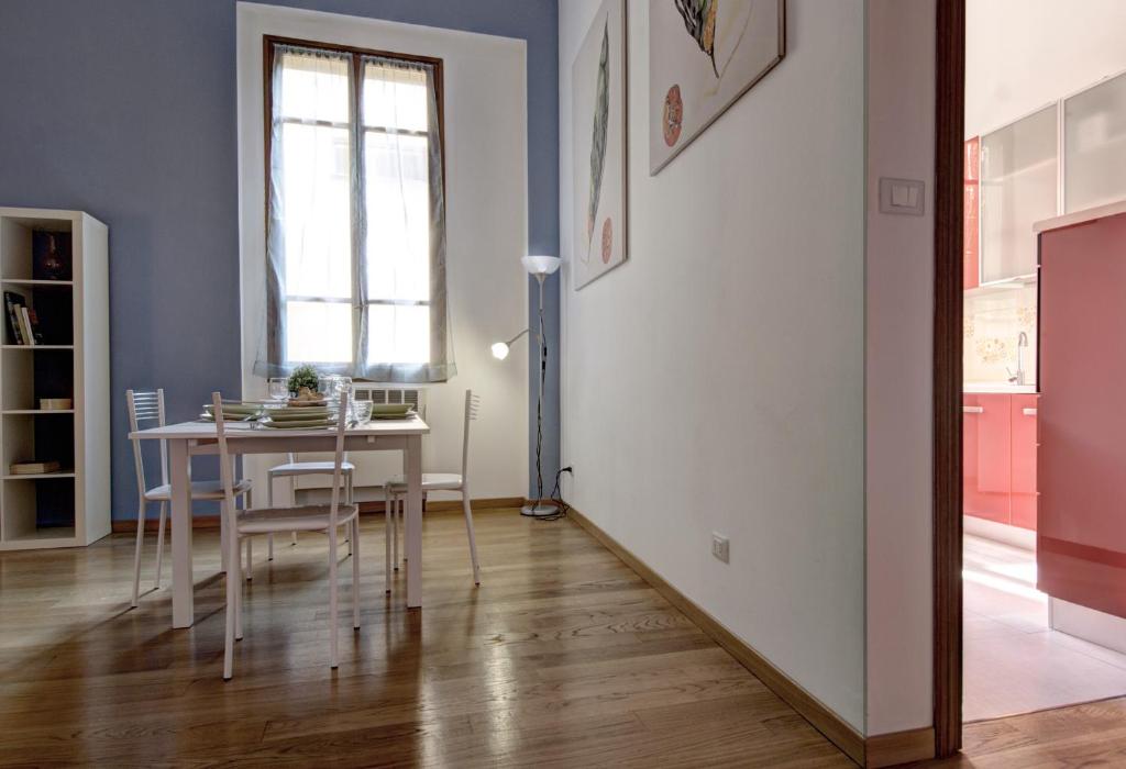 Posedenie v ubytovaní GetTheKey Battisti Apartment