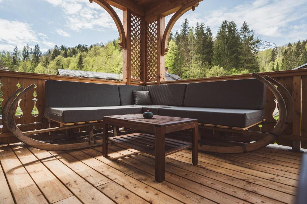 Balkón nebo terasa v ubytování Ferienwohnungen Villa Salzweg