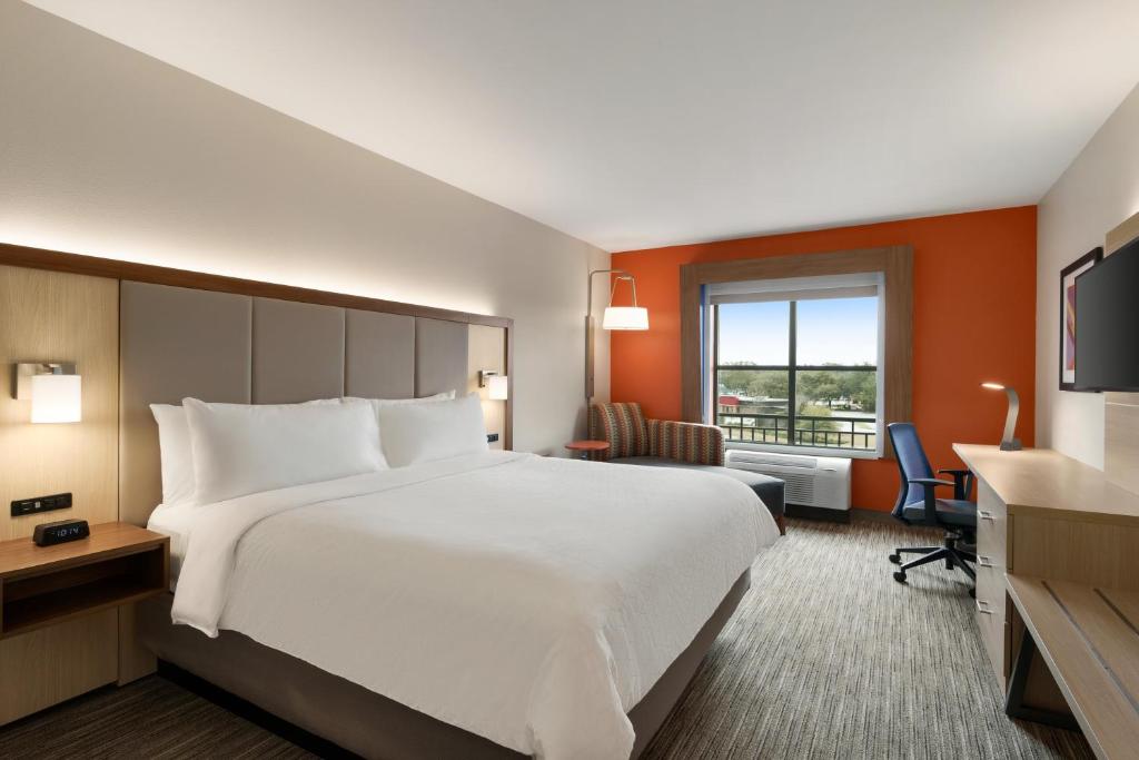 Holiday Inn Express Hotel & Suites Mount Pleasant - Charleston, an IHG Hotel - Standaard King Room Met Extra Ruimte