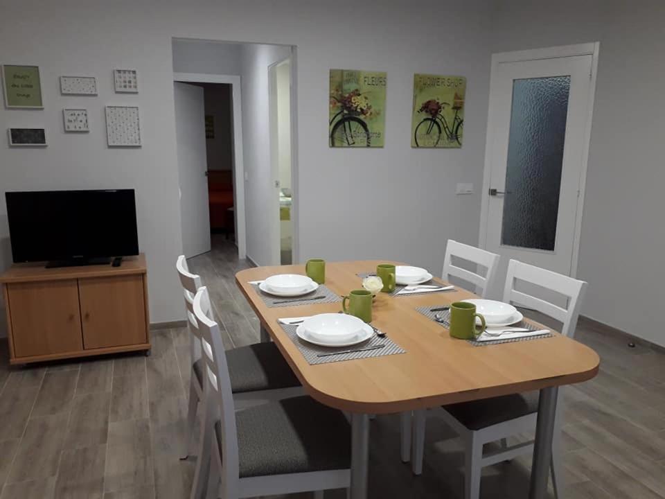 TV a/nebo společenská místnost v ubytování Apartamento Nuria Plaza San Isidro
