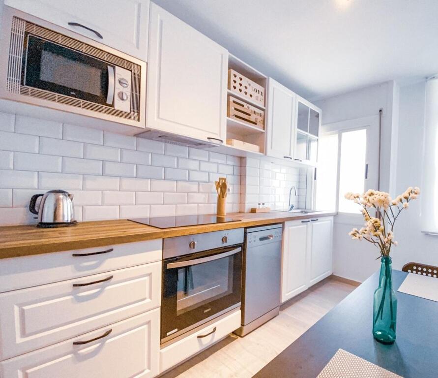 Kuchyňa alebo kuchynka v ubytovaní Apartamento a 1 minuto de la playa