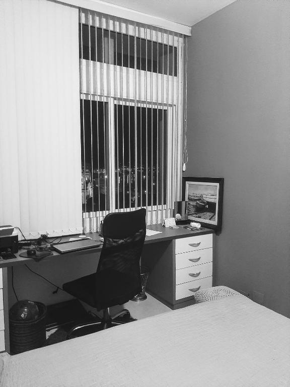  Quarto aconchegante no Humaitá - somente mulheres