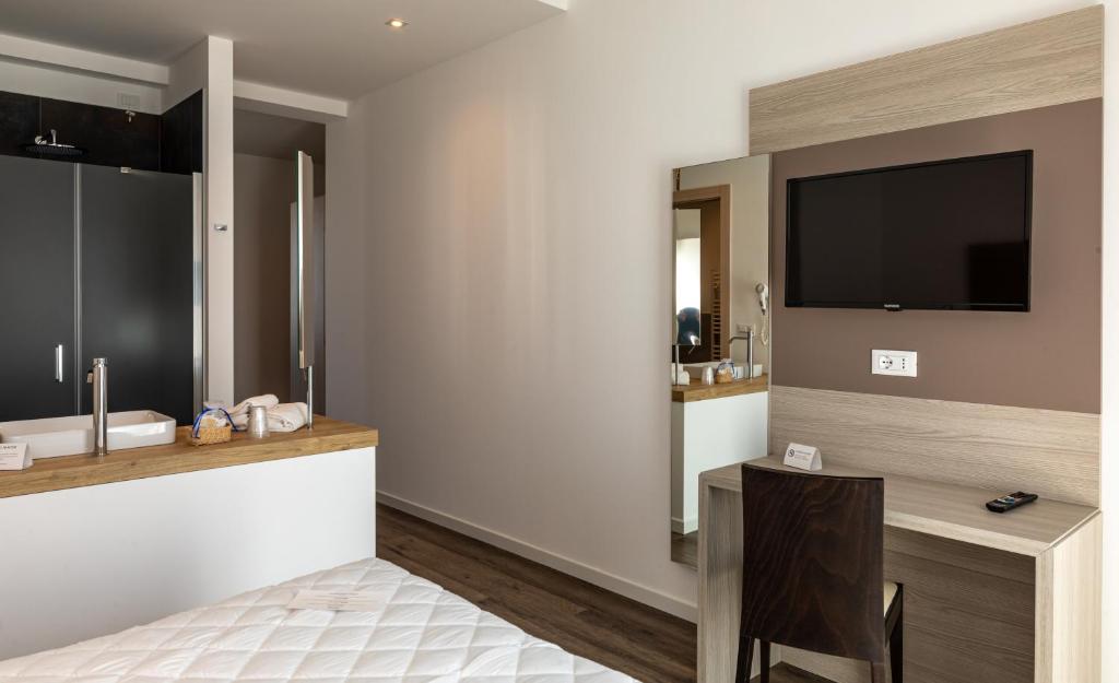 TV a/nebo společenská místnost v ubytování Hotel Mayer
