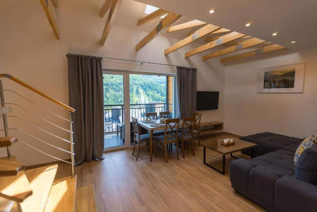 Apartament Słoneczny - widok na góry i Skrzyczne - Duplex Apartment