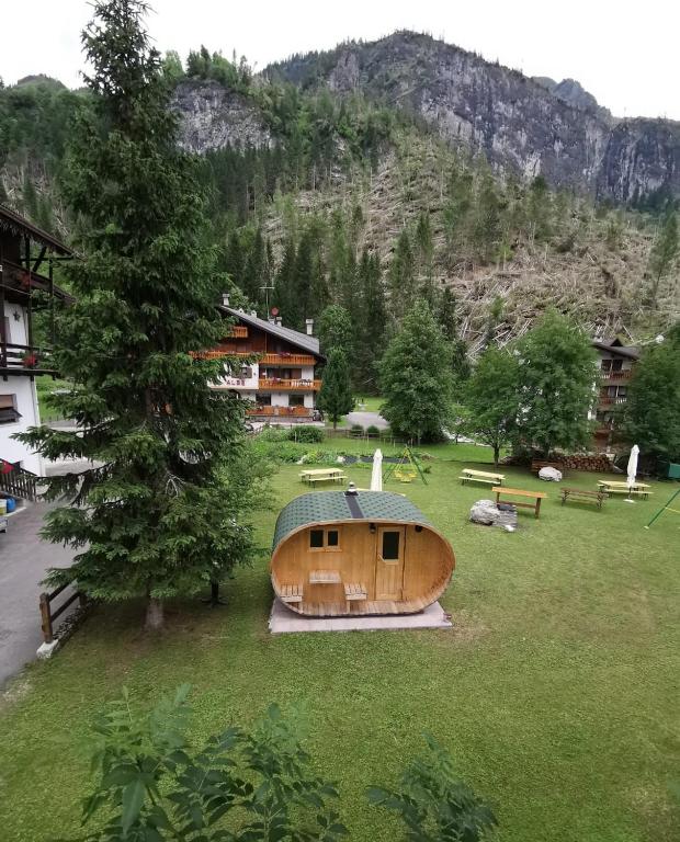 Nespecifikovaný výhled na hory nebo výhled na hory při pohledu z hotelu