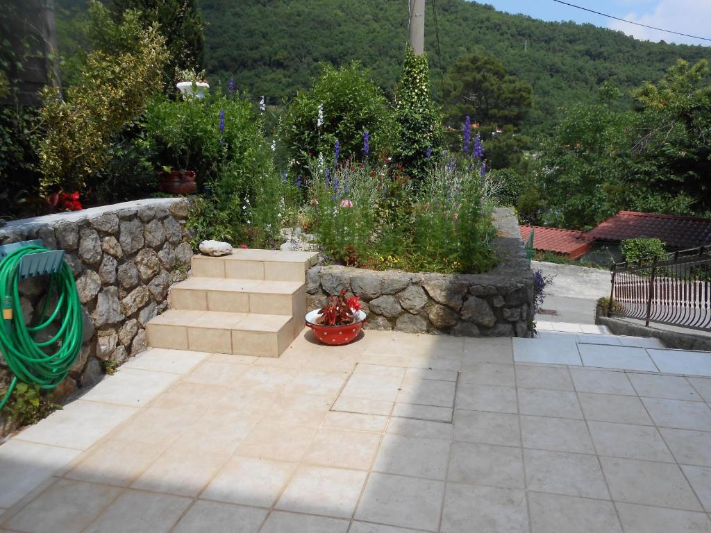Zahrada ubytování Apartments VESNA