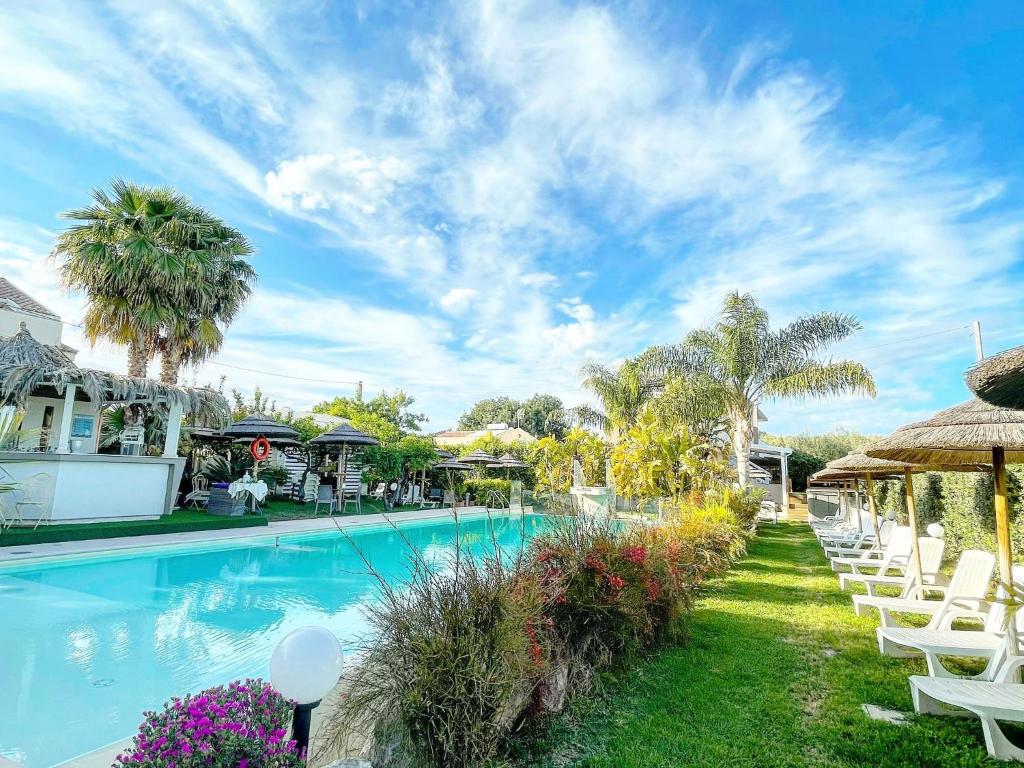 Bazén v ubytování Saija Resort nebo v jeho okolí