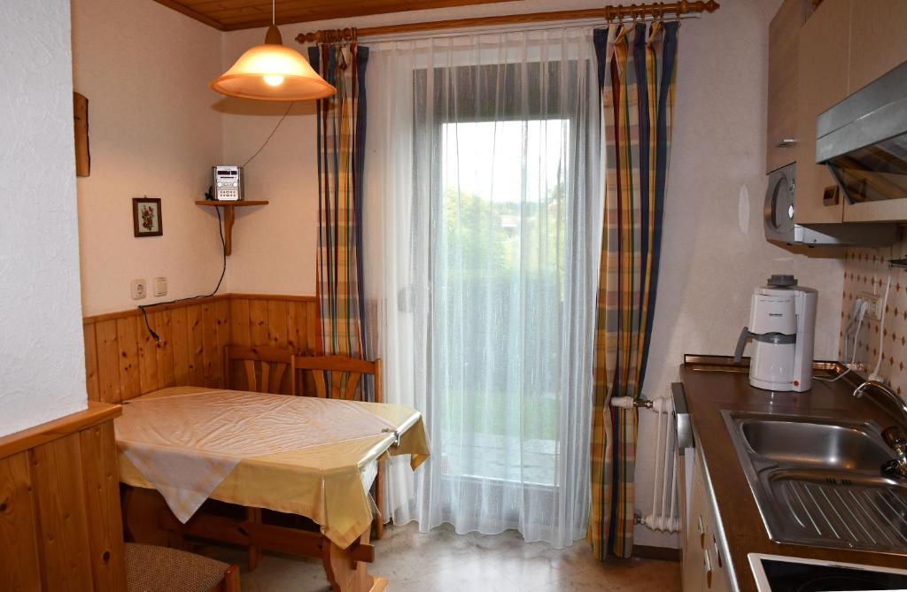 Kuchyňa alebo kuchynka v ubytovaní Ferienwohnung Felix und Berta Pfeiffer-Vogl