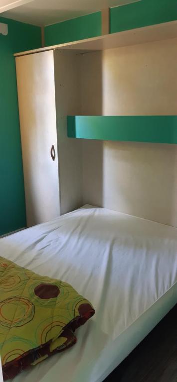 Postel nebo postele na pokoji v ubytování Mas des chênes