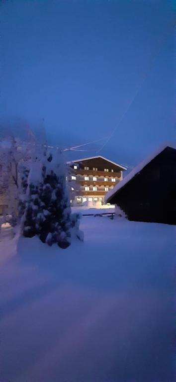 Hotel St-Leonhard v zimě