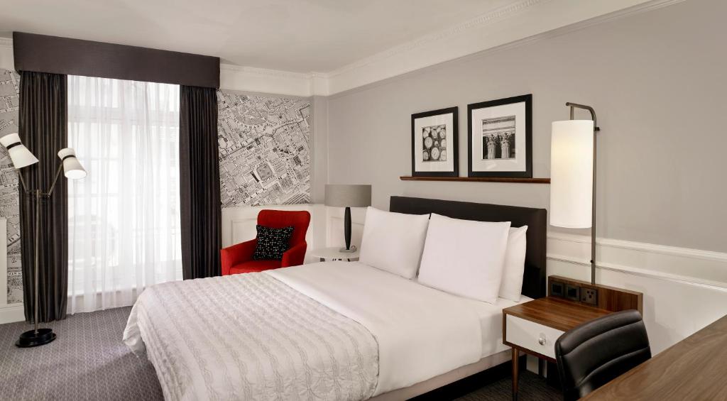 The Dilly - Superior Double Room