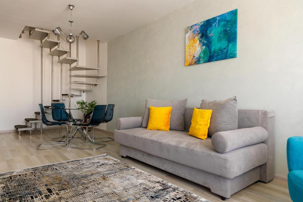 Brasov Holiday Apartments - Belview Two-Bedroom Apartment