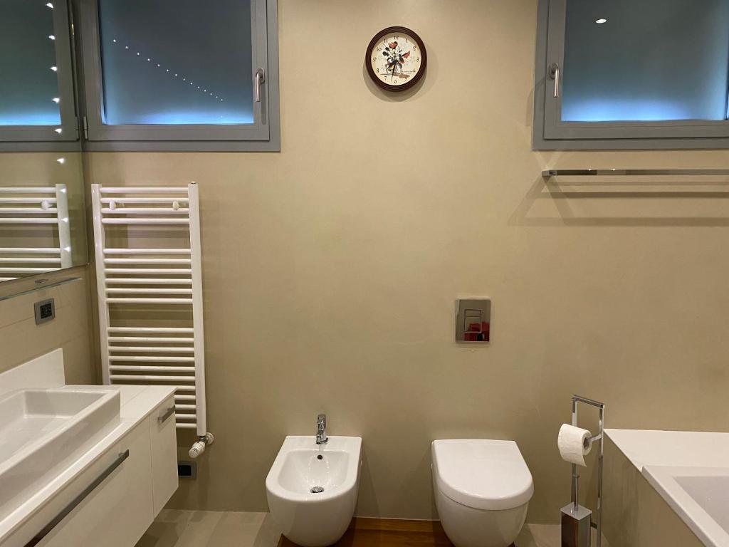 Fotografia z galérie ubytovania Villa Piscina v destinácii Besozzo