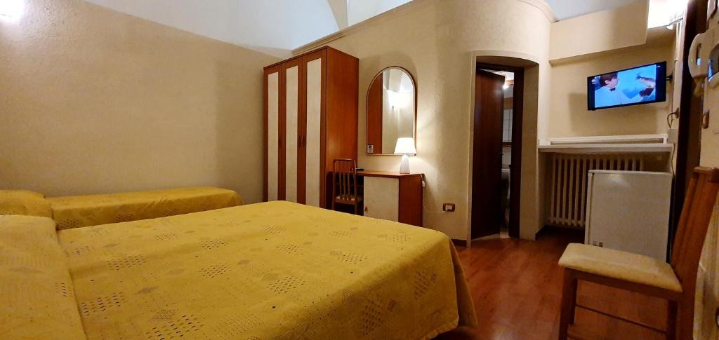 Telewizja i/lub zestaw kina domowego w obiekcie B&B Viaprimaldo Camere